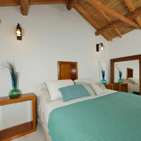 Eco Stone - Shared Pool In Bitez Sleeps 4 بيت للعطل *
